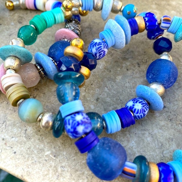 3 piece Handmade bracelet set, in beachy blues. African glass beads. - Picture 10 of 13